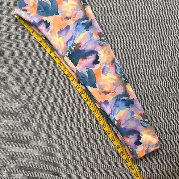 ONZIE - Watercolor Leggings - Picture 7 of 7